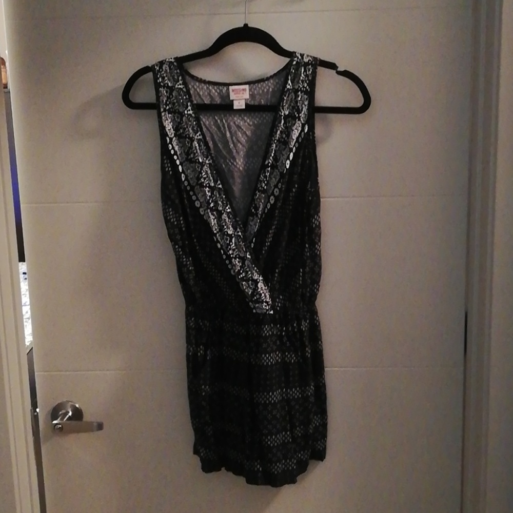 Mossimo romper - Picture 2 of 3